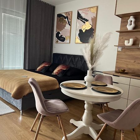 Apartament Nova Klonova Porto Kielce Exterior foto