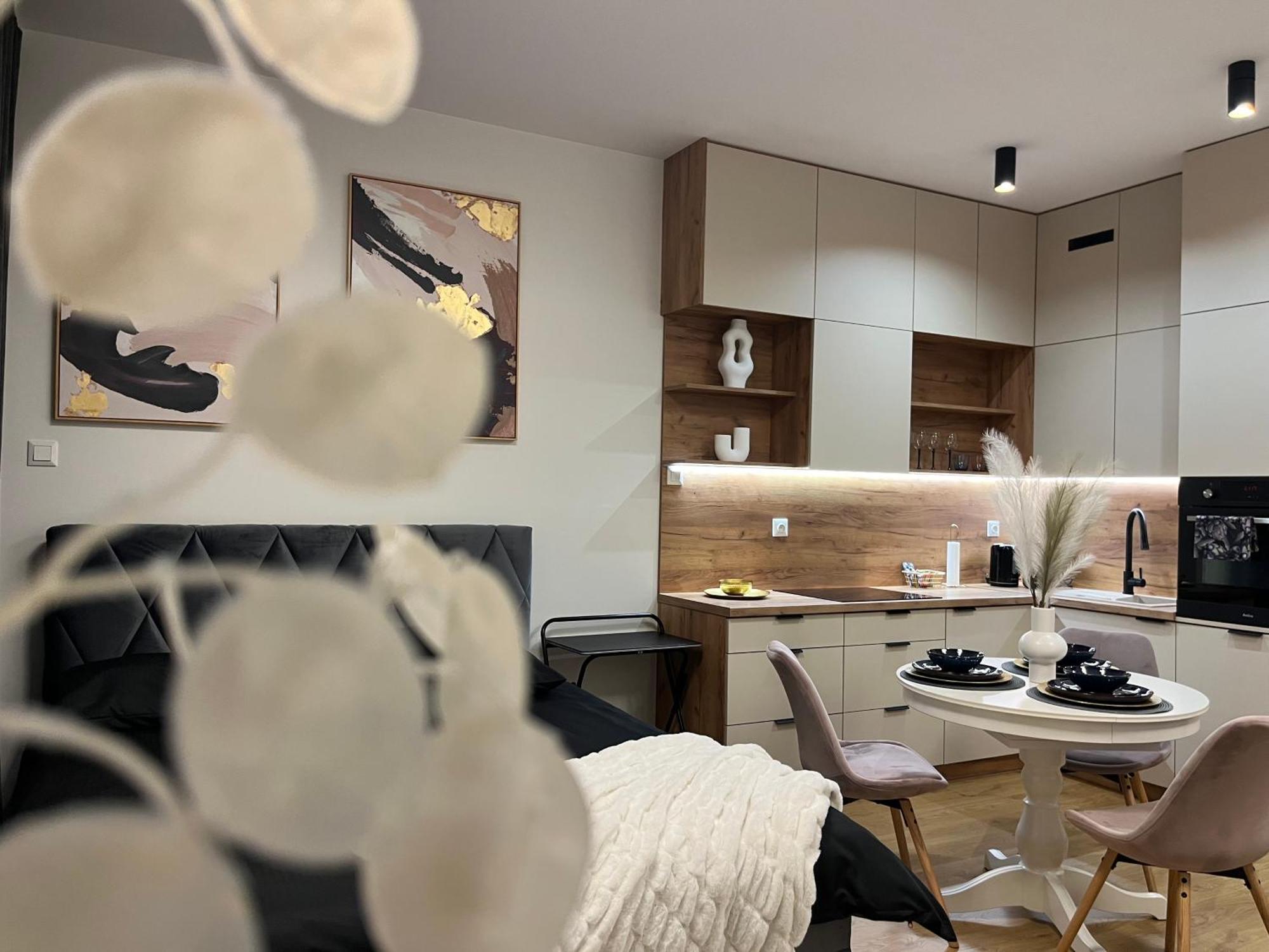 Apartament Nova Klonova Porto Kielce Exterior foto