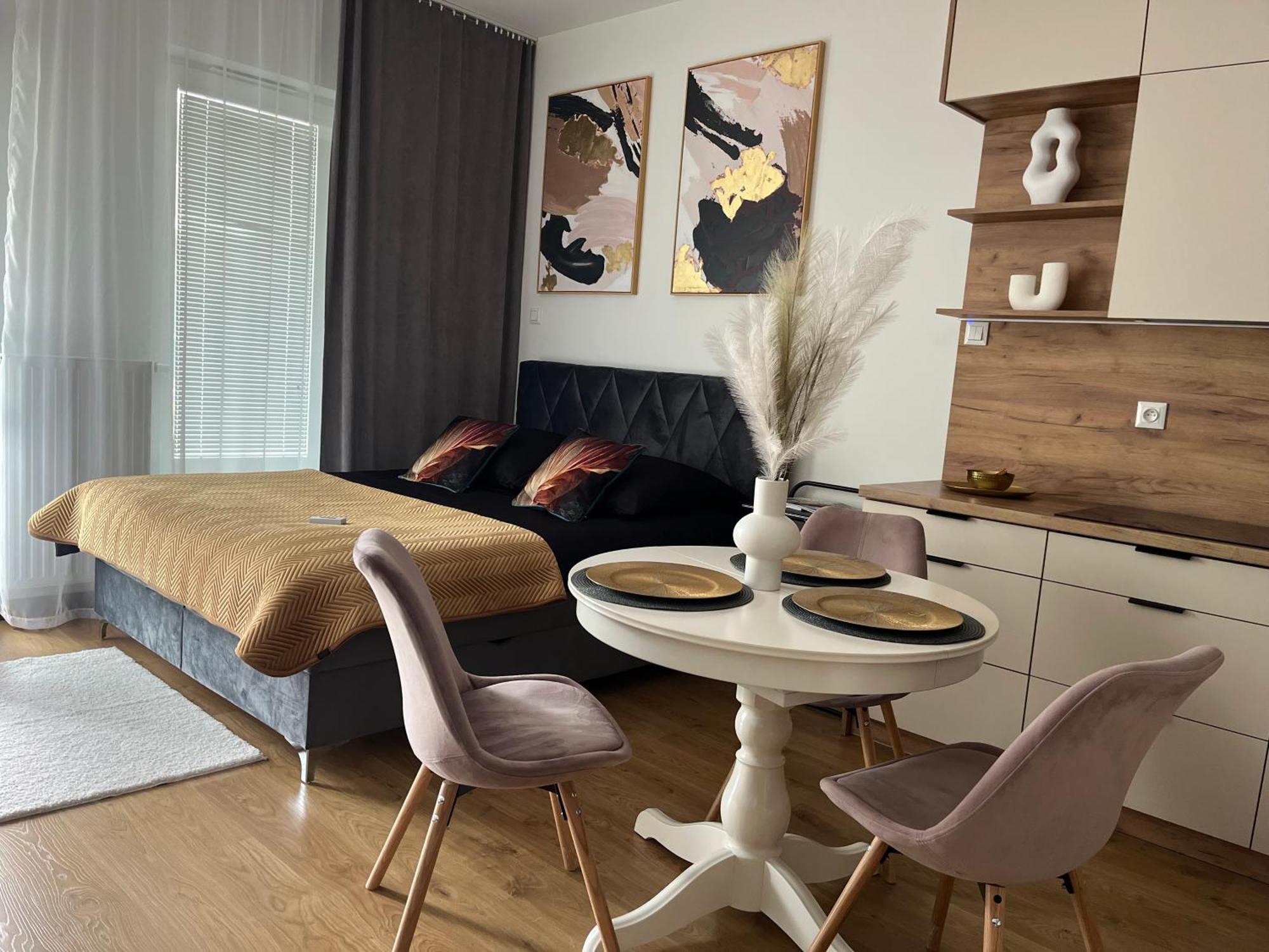 Apartament Nova Klonova Porto Kielce Exterior foto